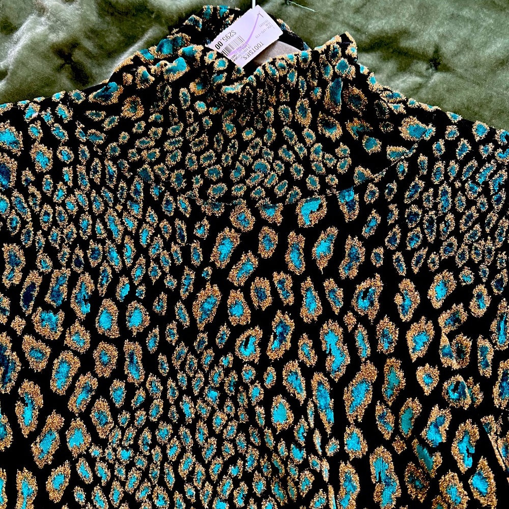 NWT Gorgeous stretchy Mock T